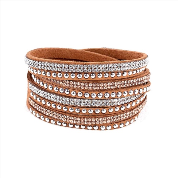 none Jewelry - 2/$10🎁NWT * TAN Glittering Bracelet!